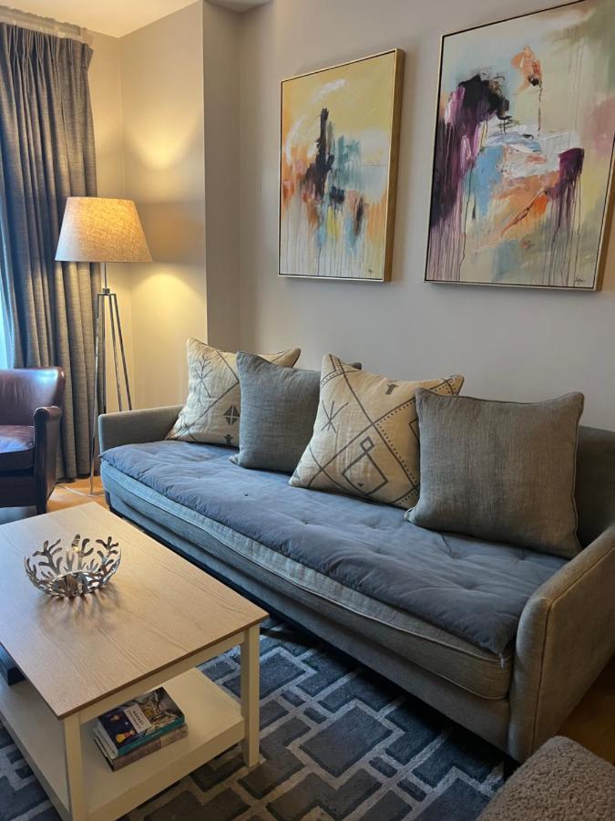 2 Bedroom Apartment Just Off Kings Road Londra Esterno foto