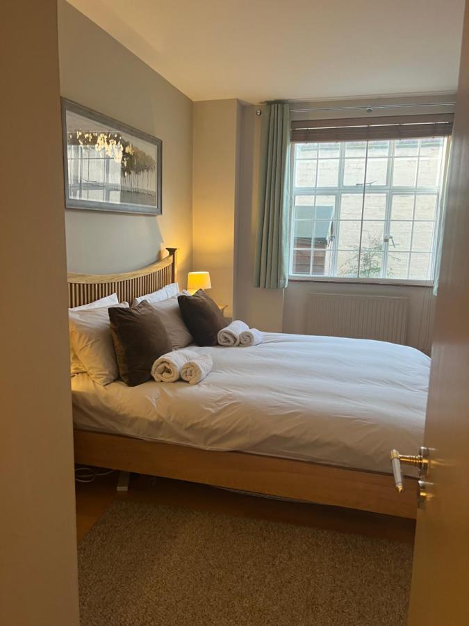 2 Bedroom Apartment Just Off Kings Road Londra Esterno foto