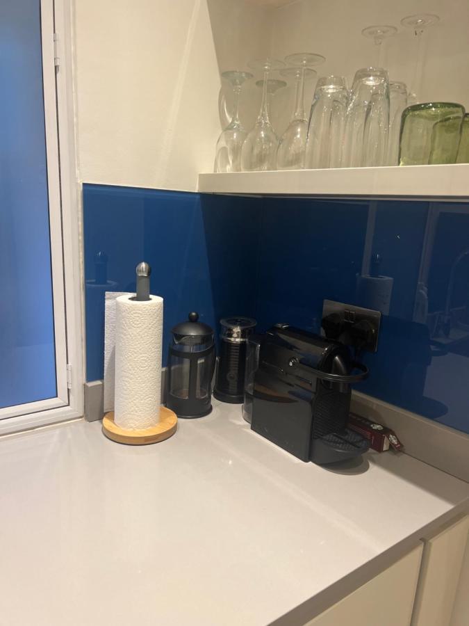2 Bedroom Apartment Just Off Kings Road Londra Esterno foto