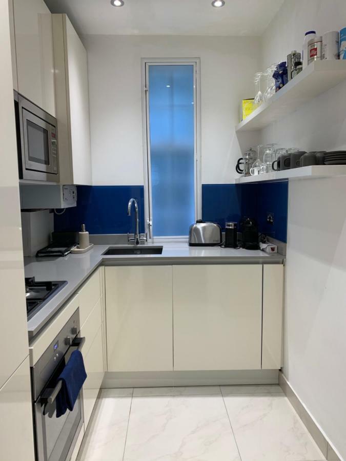 2 Bedroom Apartment Just Off Kings Road Londra Esterno foto